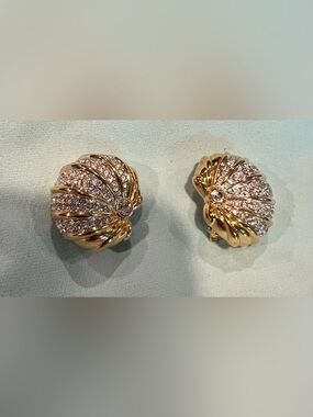 Vintage Gold Tone Shell-Style Clip Earrings with Swarovski Crystals